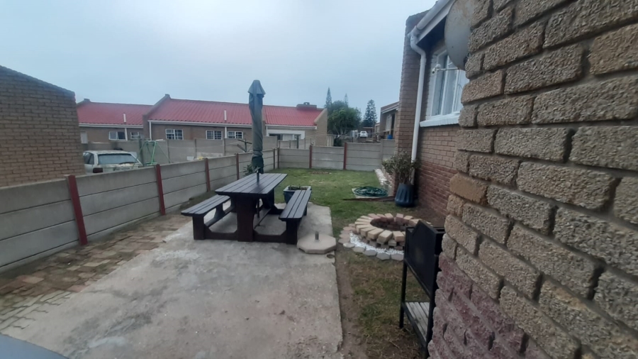 To Let 3 Bedroom Property for Rent in Heiderand Western Cape